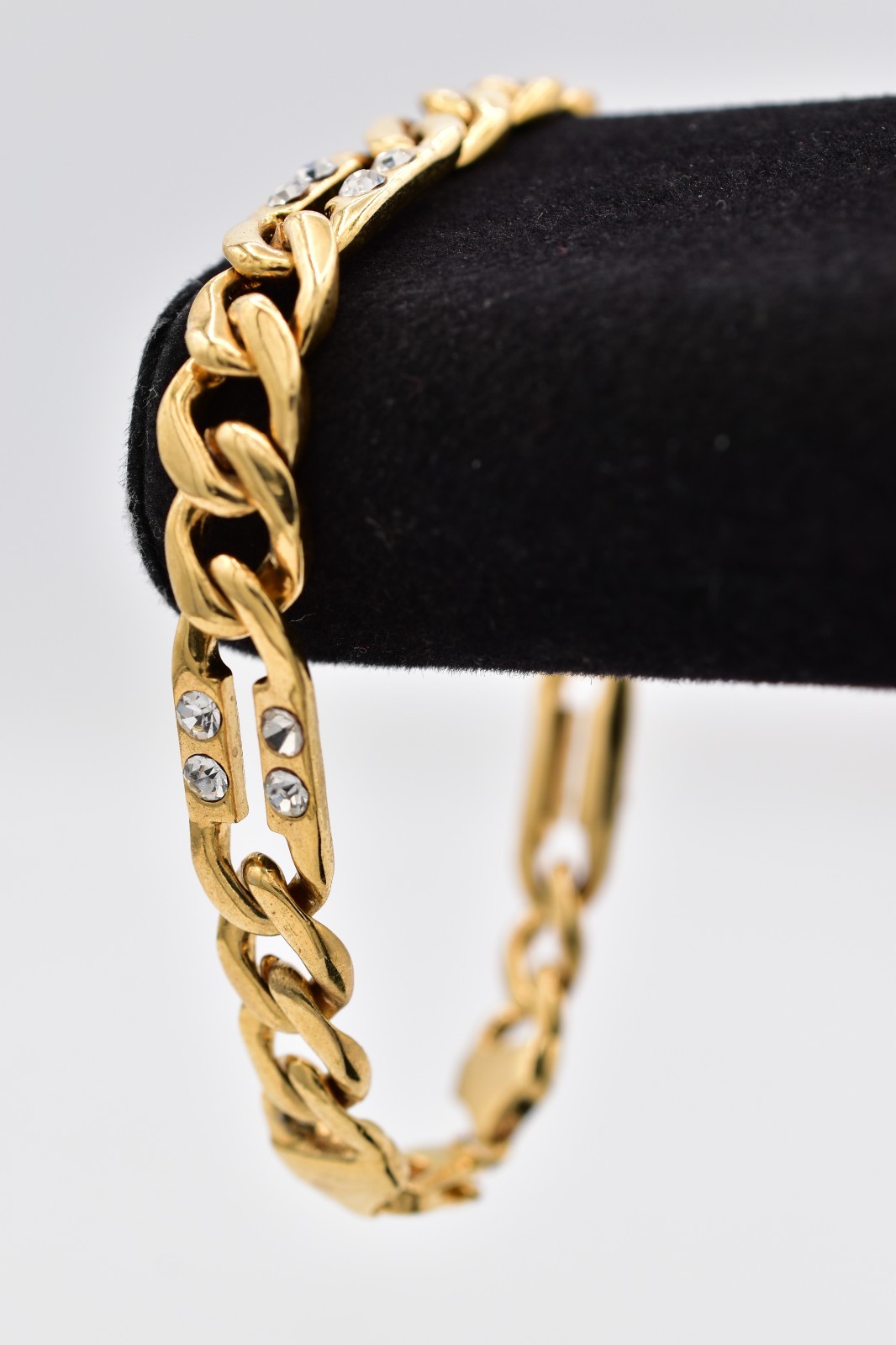 Vintage 8.5″ Gold Cuban Link Bracelet Rhinestone Crystal Figaro Chain Y2K BinAD