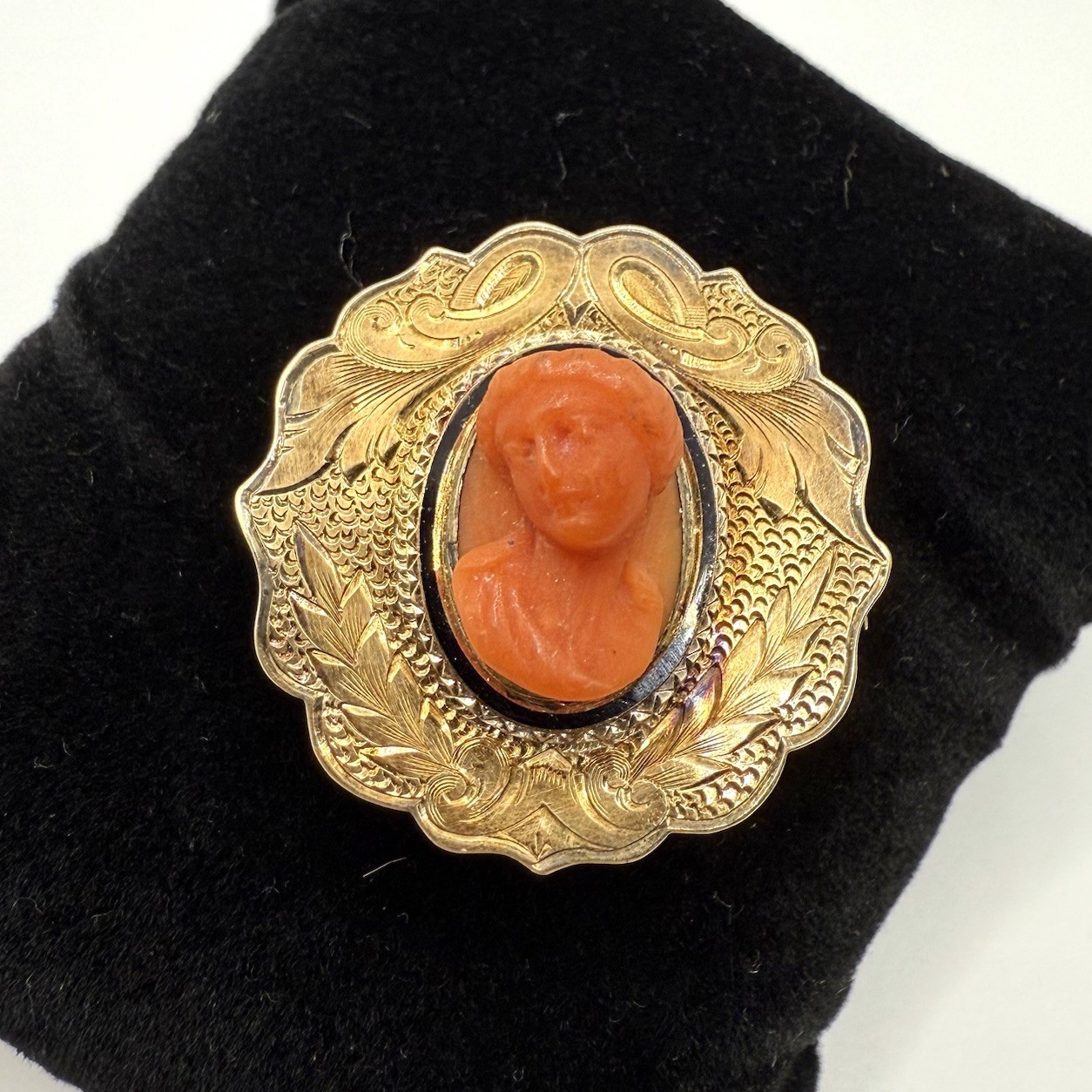 Antique Victorian Era Carved Coral Cameo RARE 3D Bust 10k Gold Frame Brooch Pin