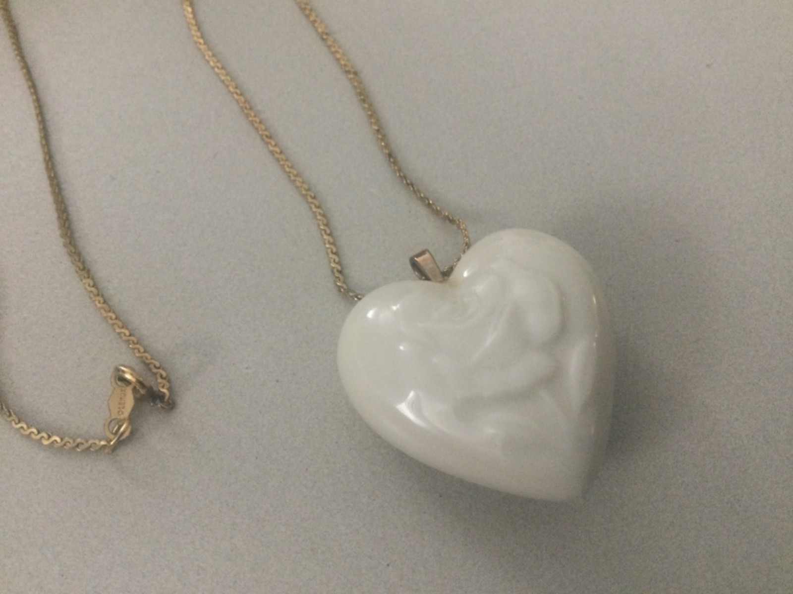 Vtg Lenox Porcelain Puff Heart Rose Pendant/ 1/20/12kGF Necklace w/ Original Box