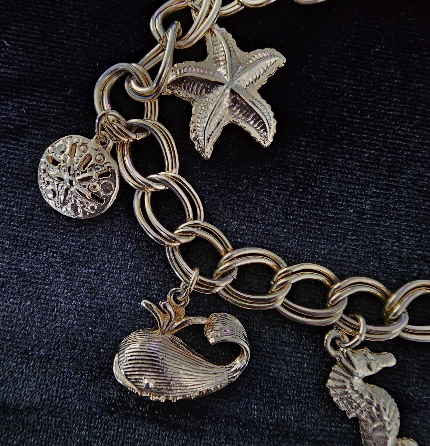 Vtg Lot Gold Tone Nautical Charm Bracelet Sea Turtle & Faux Pearl Crab Brooch