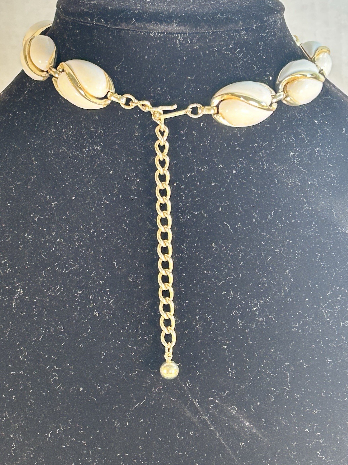 Vintage Coro Choker Rain Tear Drop Necklace White and Goldtone Chain Hook Closer