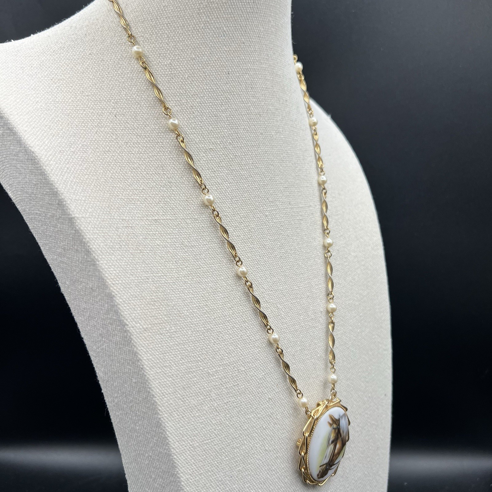 Horse Cameo Convertible Brooch Pendant Necklace Gold Tone Faux Pearl Vintage