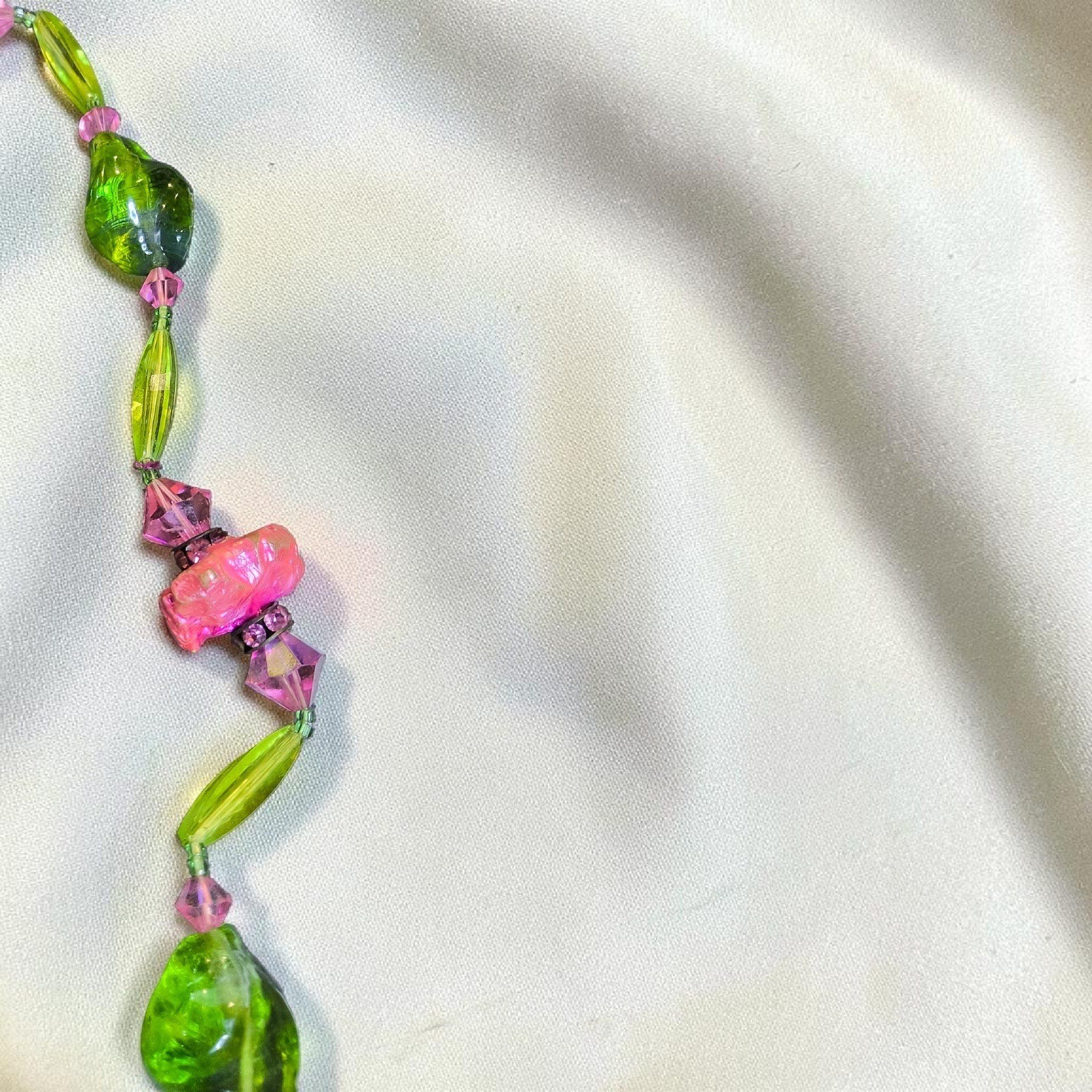 Vintage Art Glass Botanical Necklace Green Pink Floral Box Clasp 32″ Statement