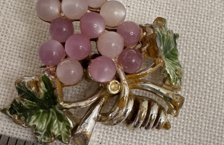 Vintage Purple Grape Bunch Brooch SEE PHOTOS Free Shipping
