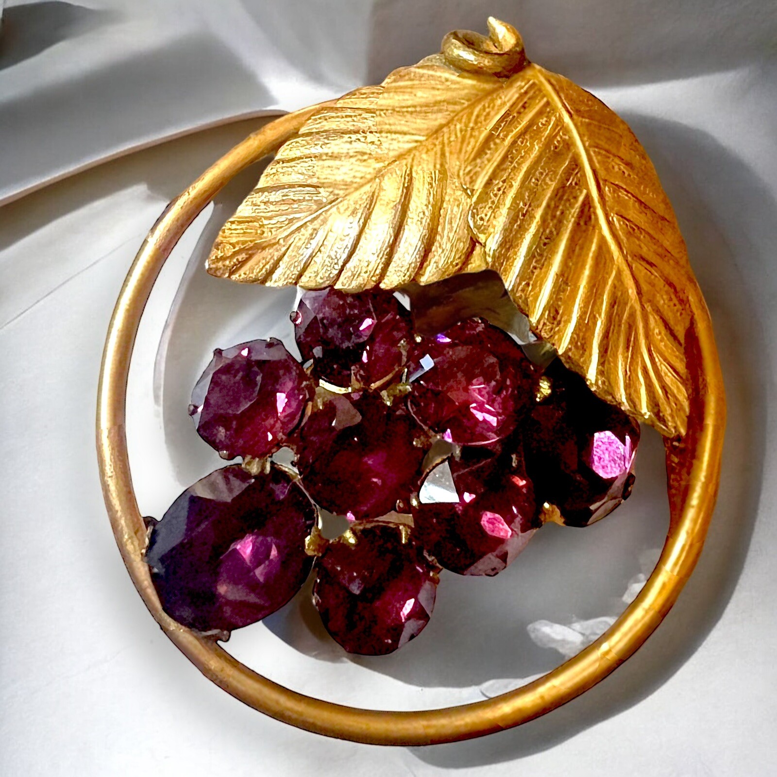 Purple Rhinestone Brooch Gold Tone Grape Cluster Vintage Fruit Pin