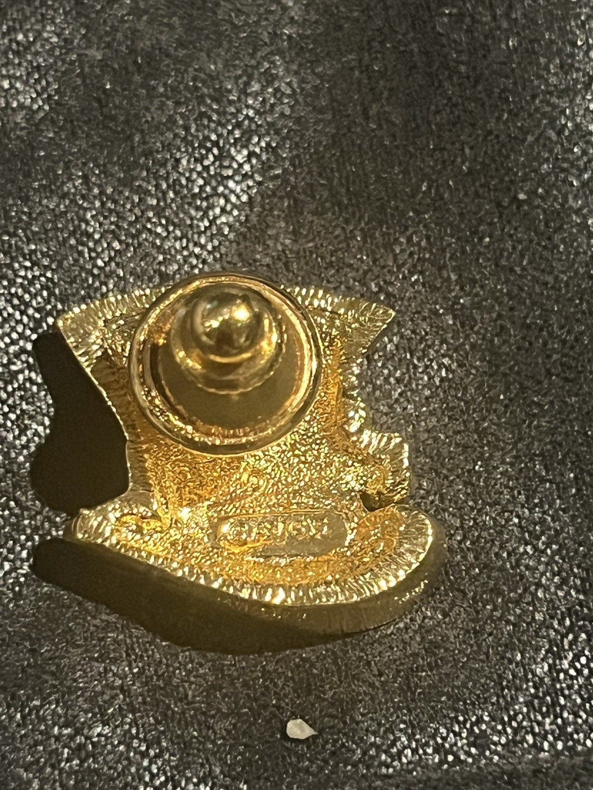 Vintage Avon Gold Tone Leprechaun Hat Pin With Green Enameled Shamrock