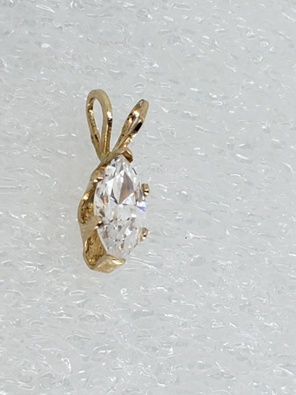 Vintage Pretty 14K Yellow Gold Marquise CZ Navette Solitaire Pendant – 0.35 tcw