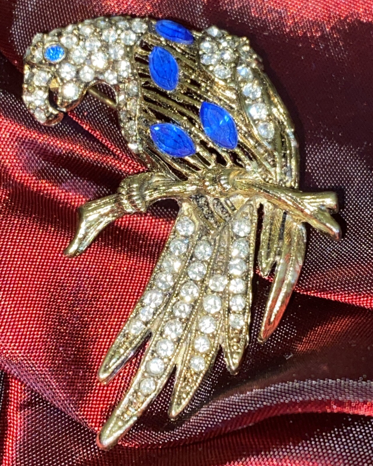 Vintage Parrot Brooch Glass Rhinestone’s Gold Tone Blue And Clear Stones EUC 2”