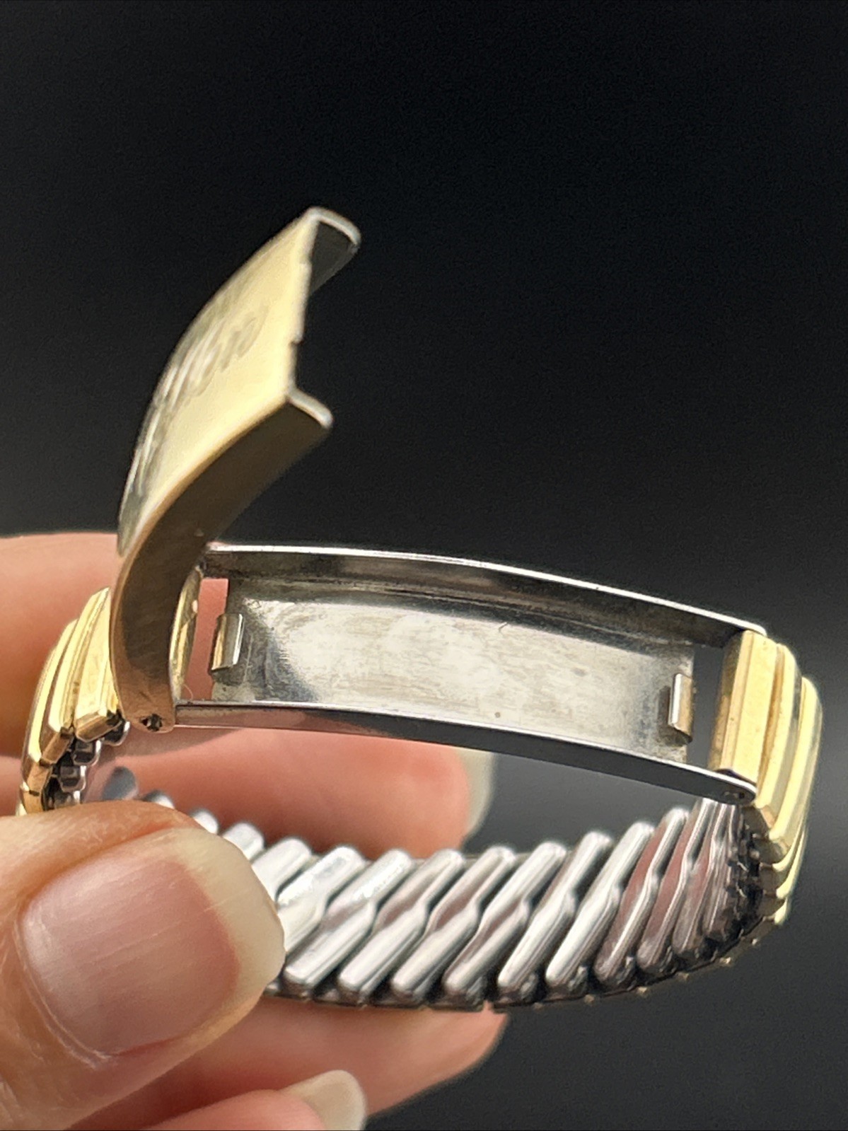 Vtg Drema 1/20 10k GF Top Hid Compartment Stainless Steel Stretch Band Bracelet