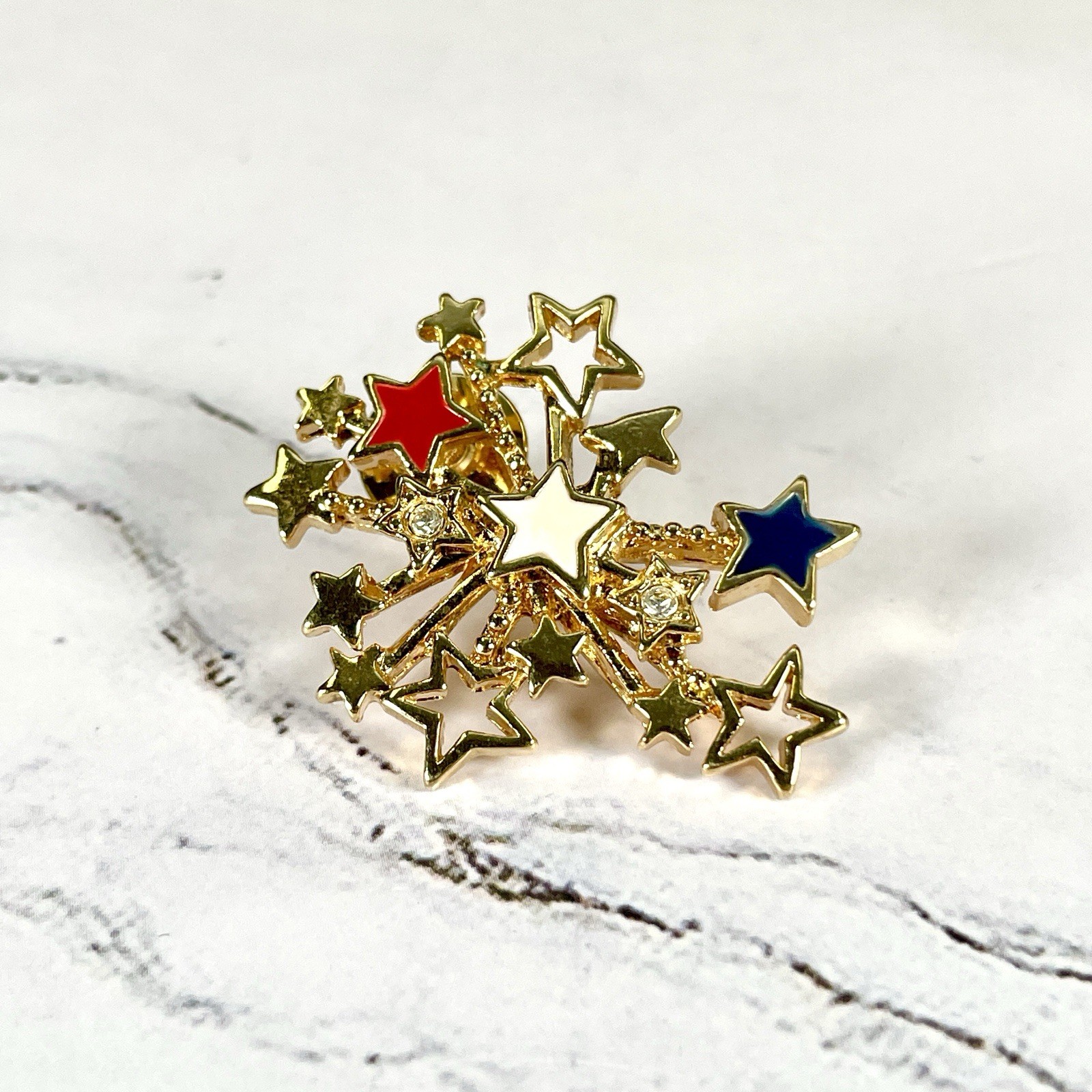 Vtg AVON Gold Tone Red White & Blue Enamel Patriotic Star Fireworks Lapel Pin