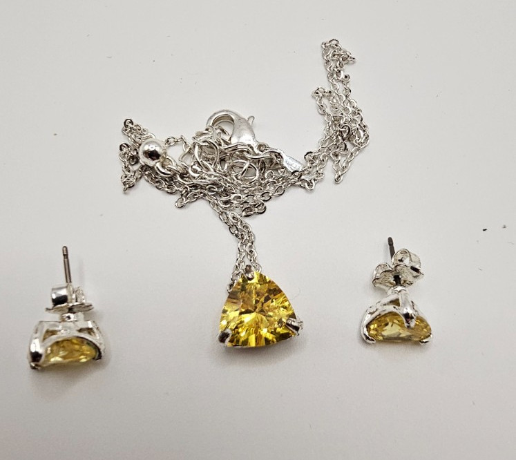Vintage Nina Rici Avon Trillion cut Yellow Glass Pendant w/Matching Earrings