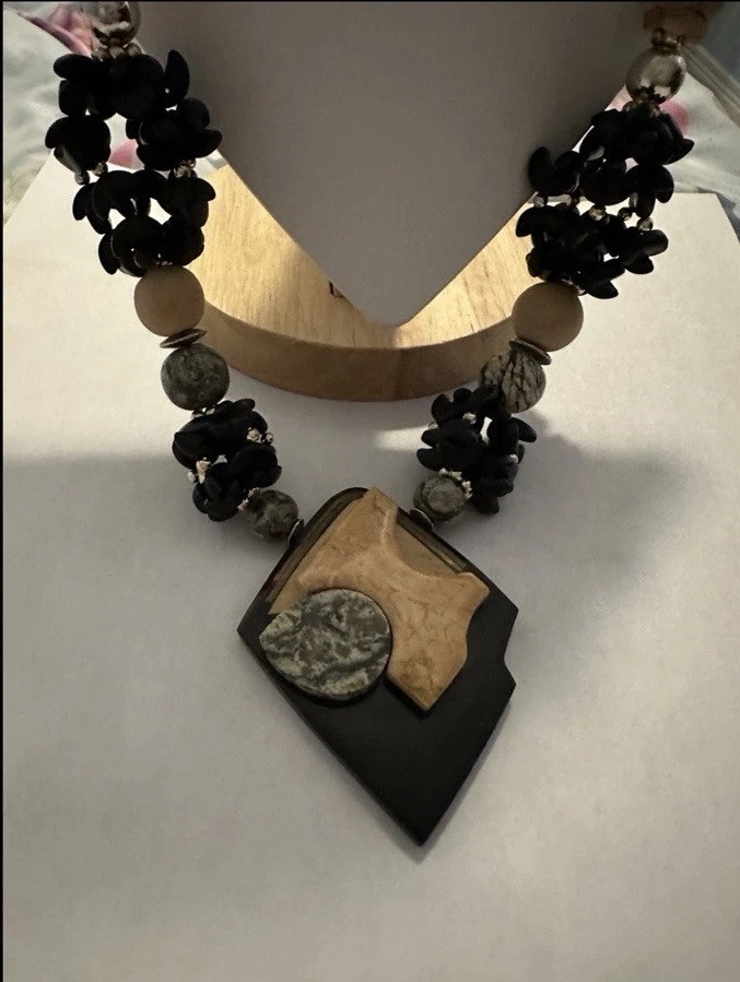Boho Wood Bead Chain Necklace With Lucite And Stone Pendant & Lucite Accents 24”