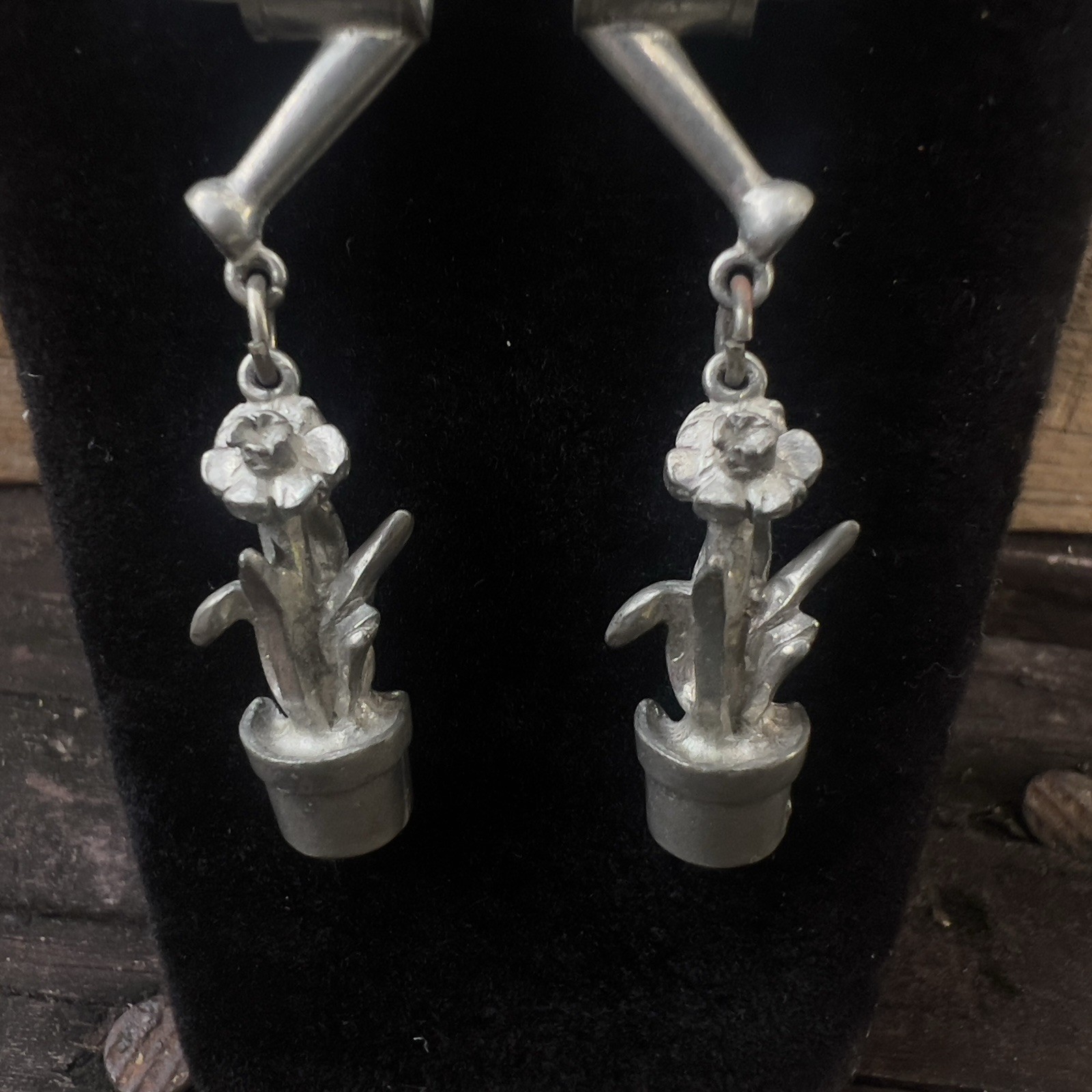 Vintage JIM CLIFT Pewter Link Dangle Earrings Gardening Watering Can Flowers