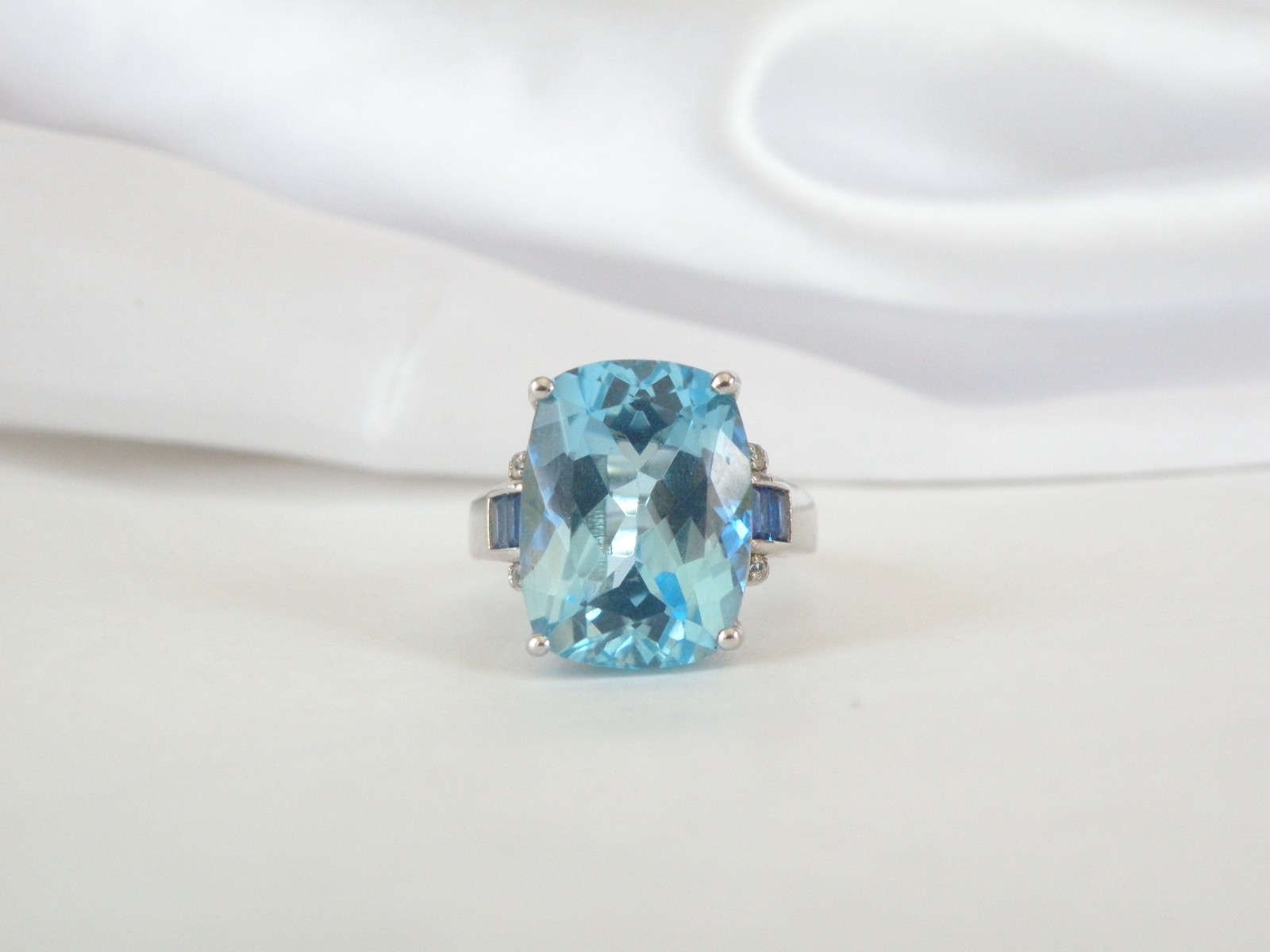 Vintage Sterling Silver 925 Large Natural Heated Blue Topaz Sapphire Ring Size 6