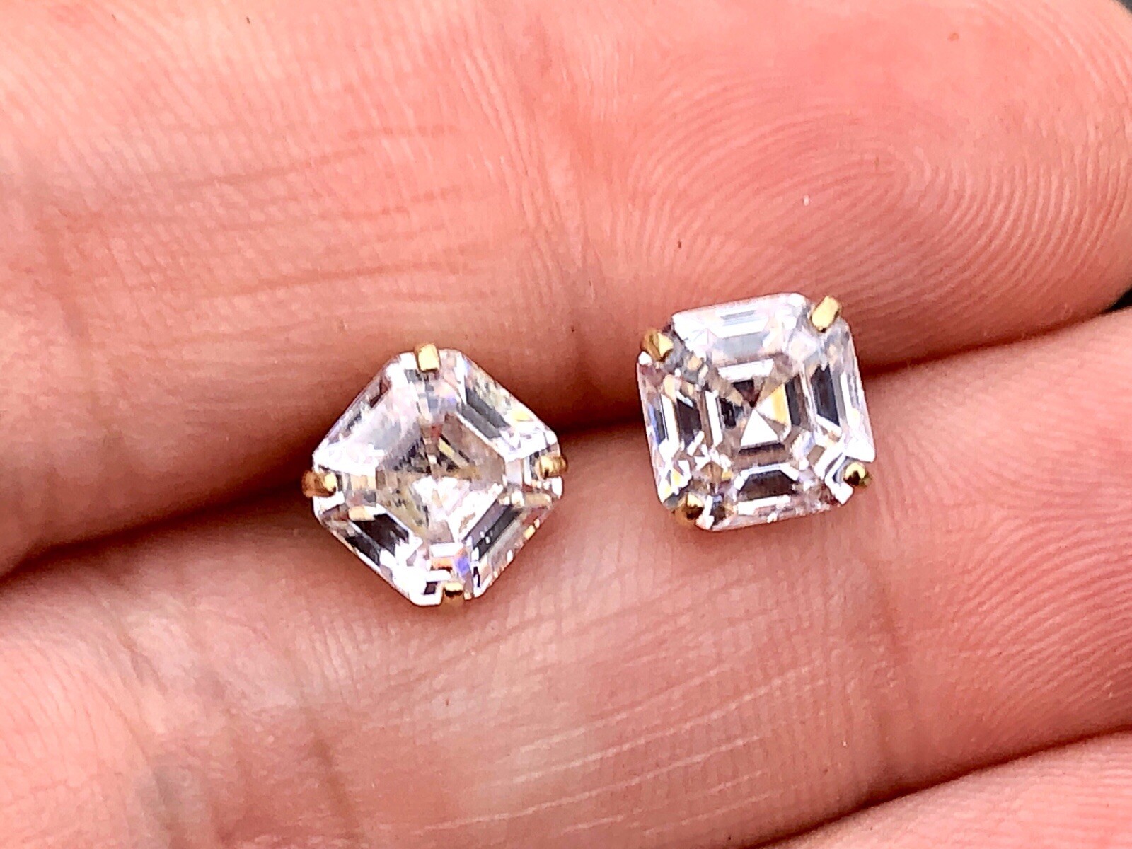Vtg 14k Cushion Cut 7mm AAA CZ Stud Earrings- Amazing Sparkle Signed 1.6g