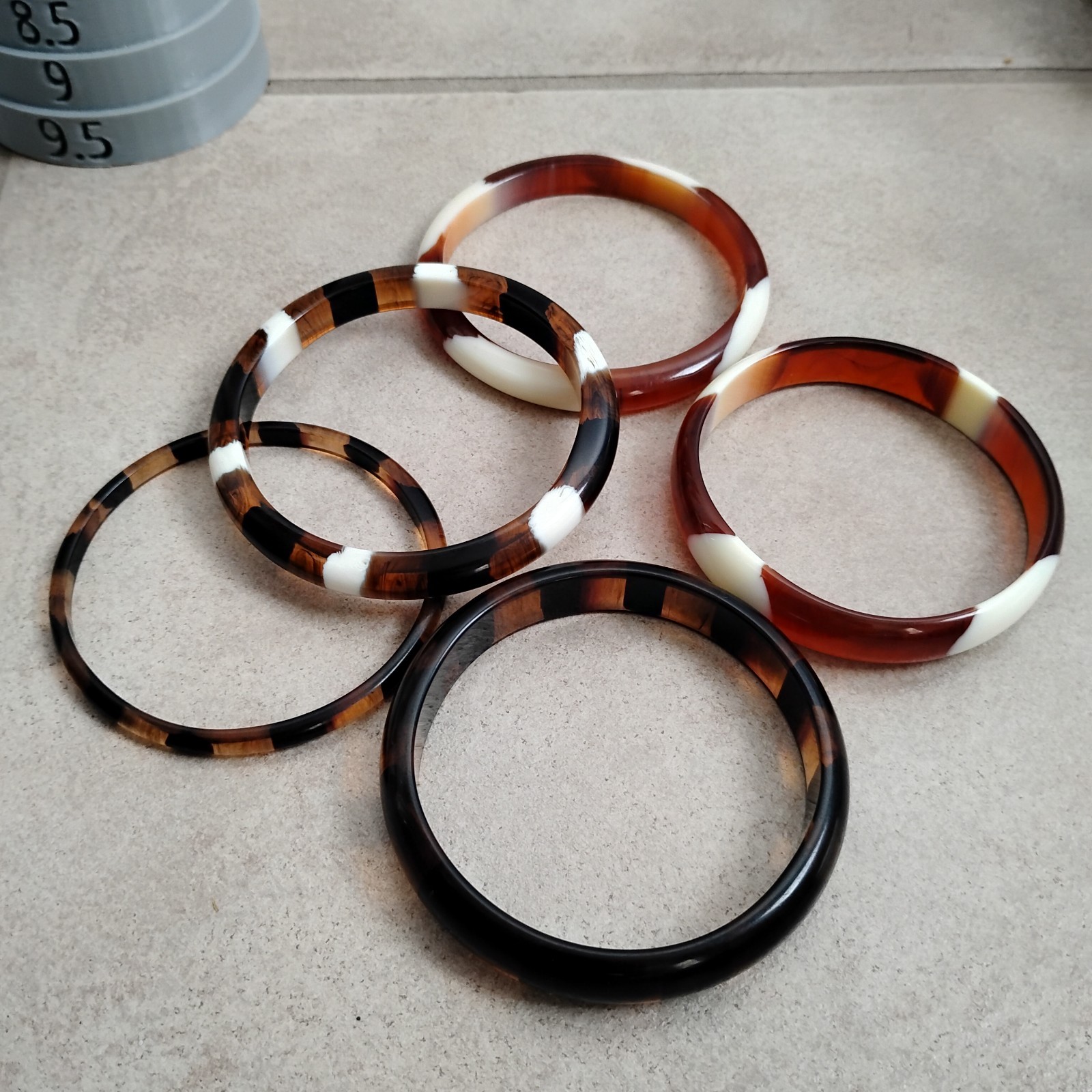 VTG Lot Of 5 Translucent Bangle Lucite Plastic Bracelets Sz 8 Striped Injected