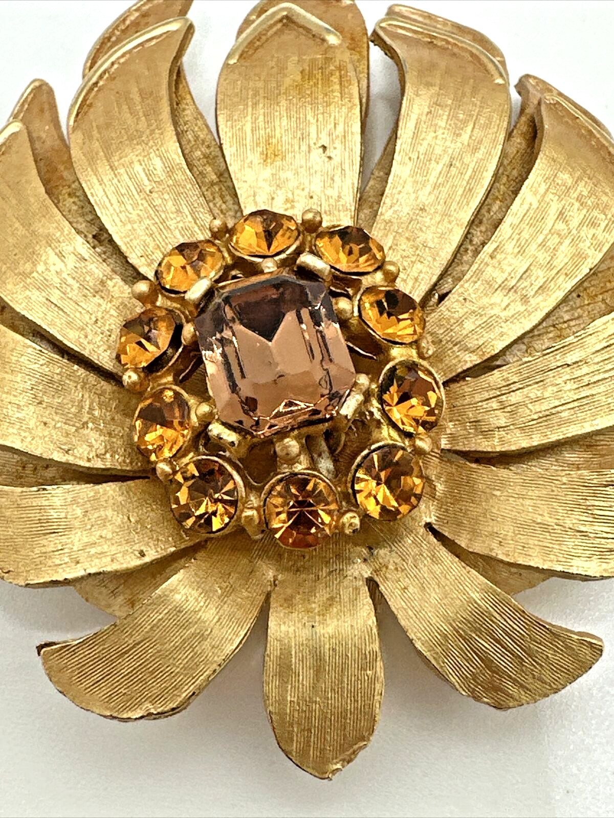 Vintage MCM 3D Layered Gold Tone Floral Flower Brooch Pin 2.5″ Amber Rhinestone