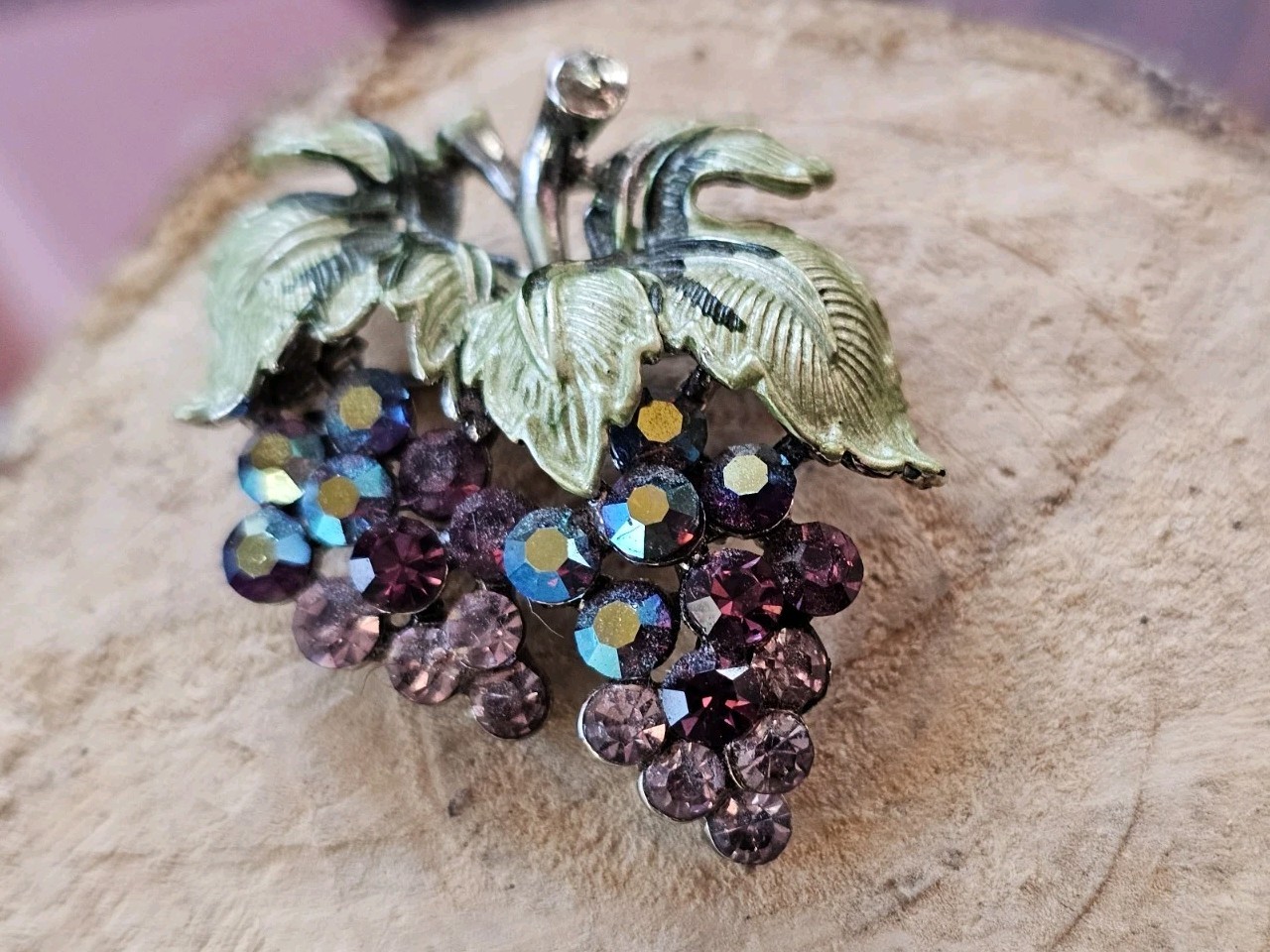 Vtg Brooch Grapes Vine Bunch Cluster Purple AB Rhinestone Enamel Silvertone