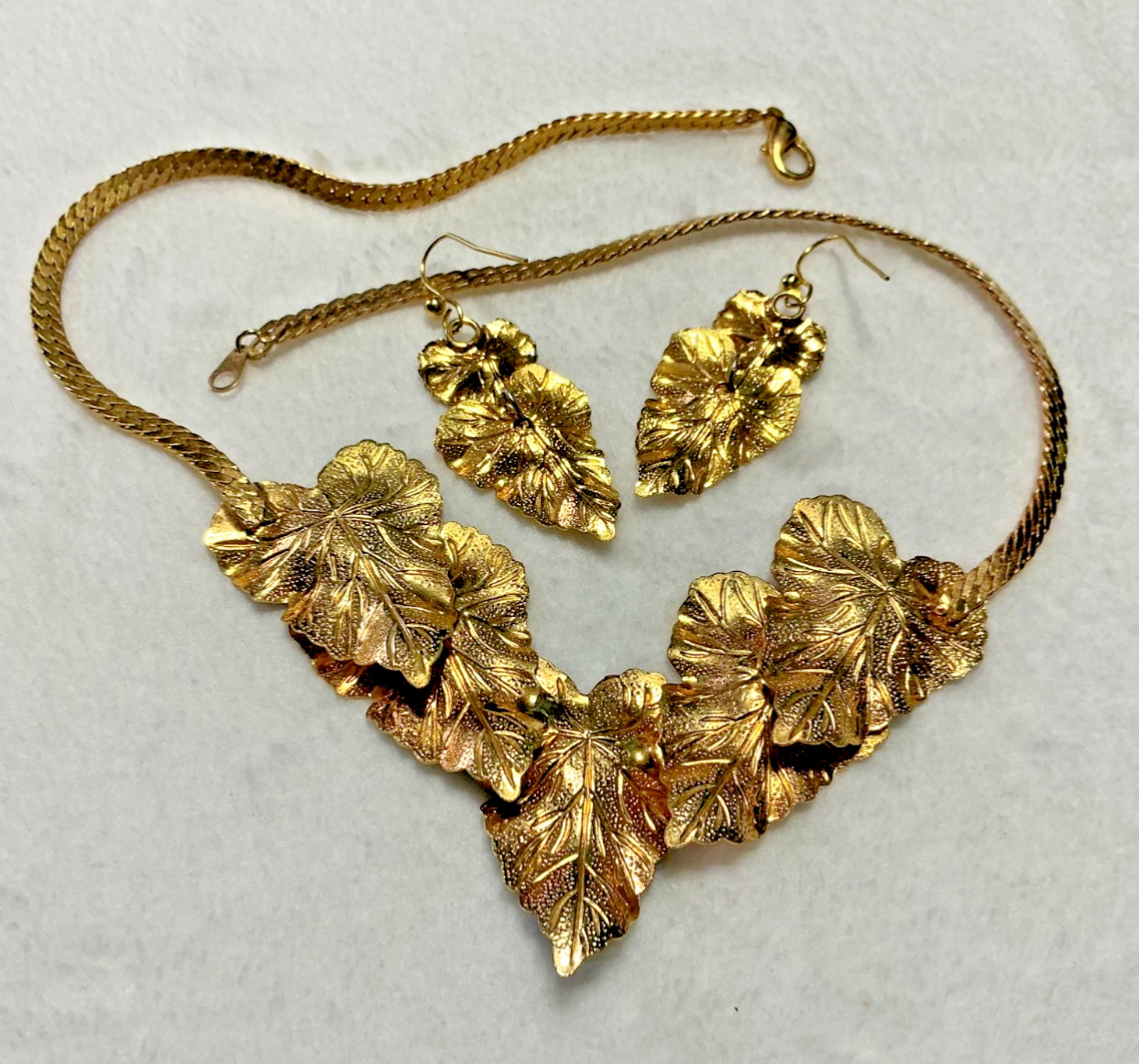 Vintage Estate Gold Tone Leaf Necklace and Earrings Gold, Red, Green Enamel