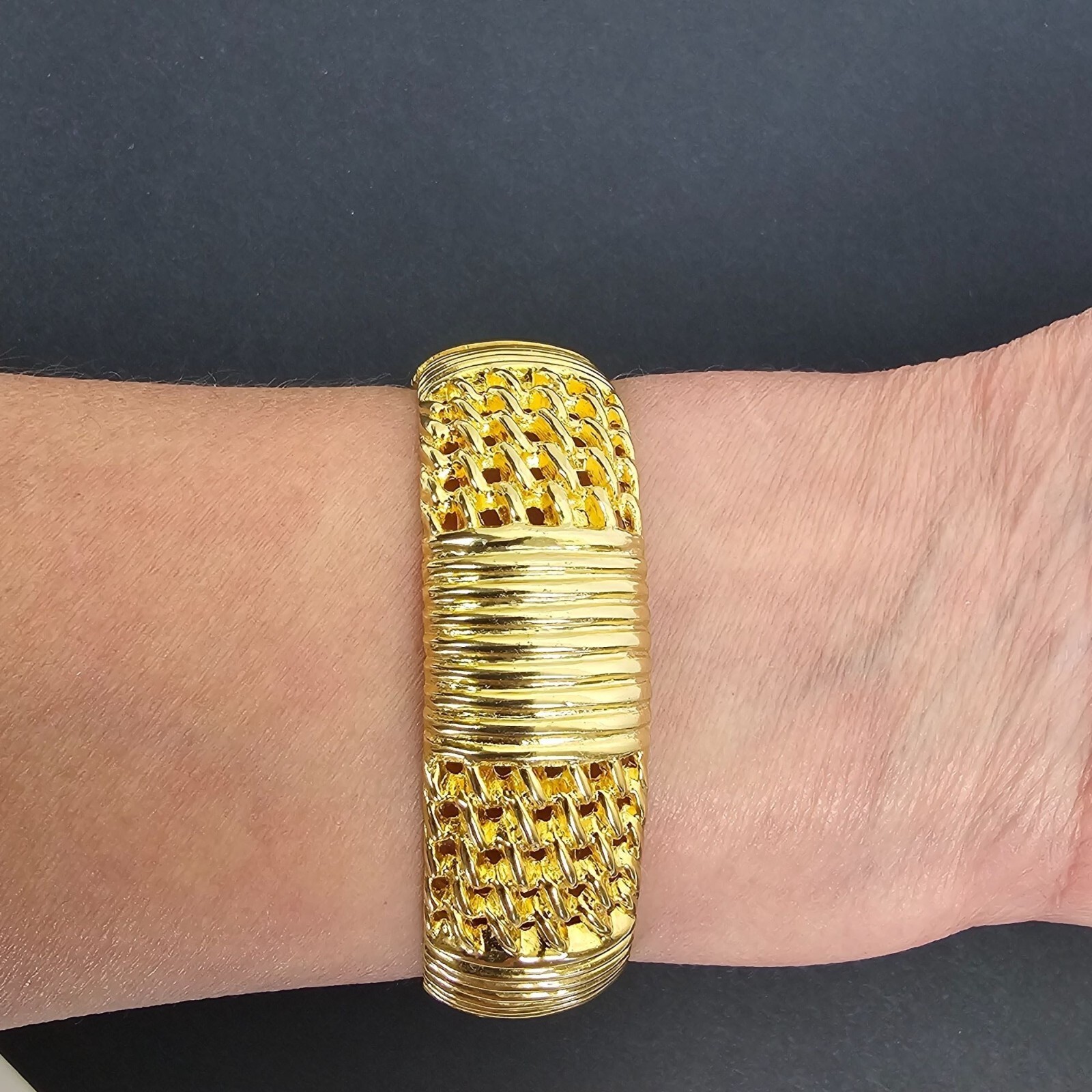 Vintage Gold Tone Hinged Clamper Bracelet Stripe Open Work Chunky Statement