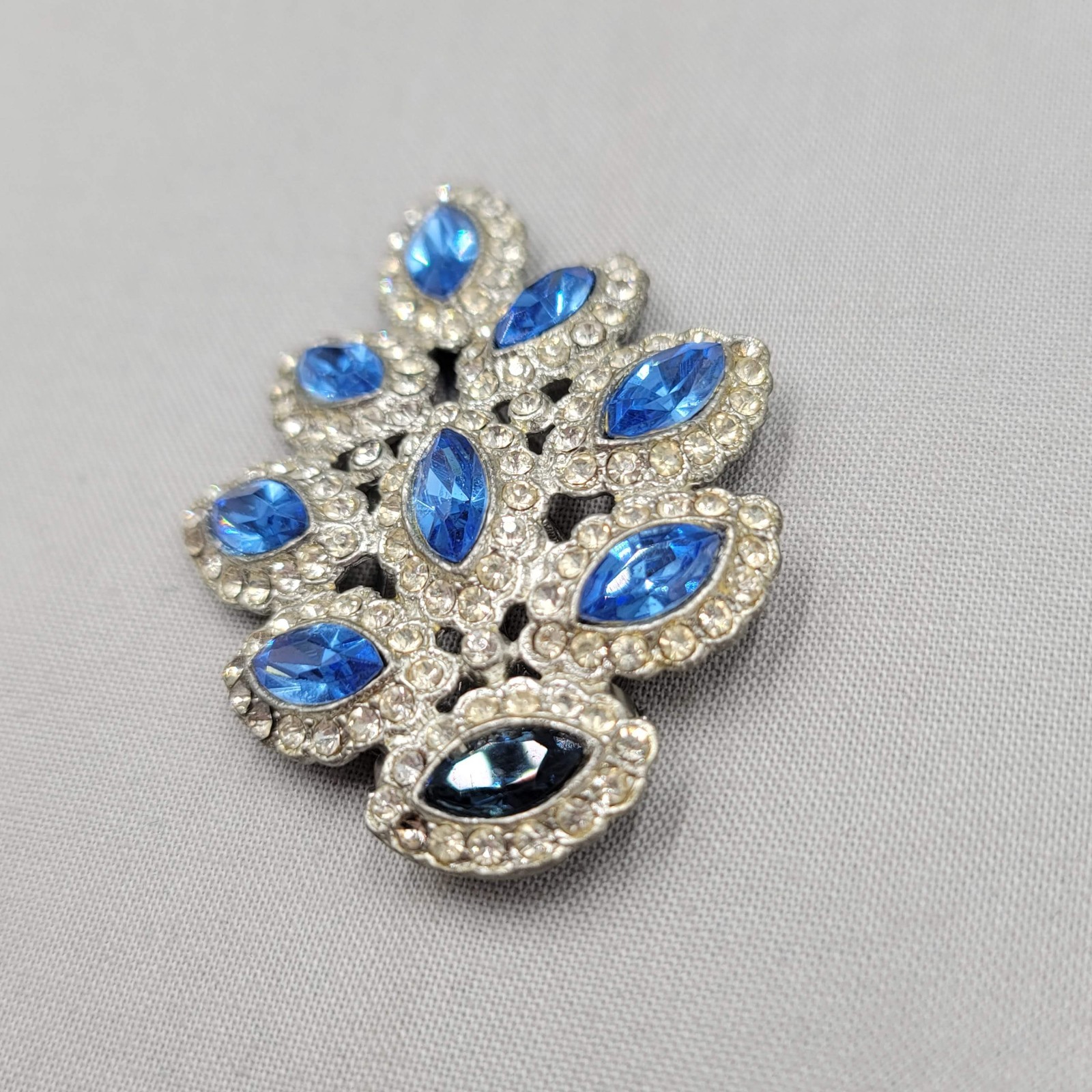 Vintage Blue Rhinestone Dress Clip Silver tone 2.25″