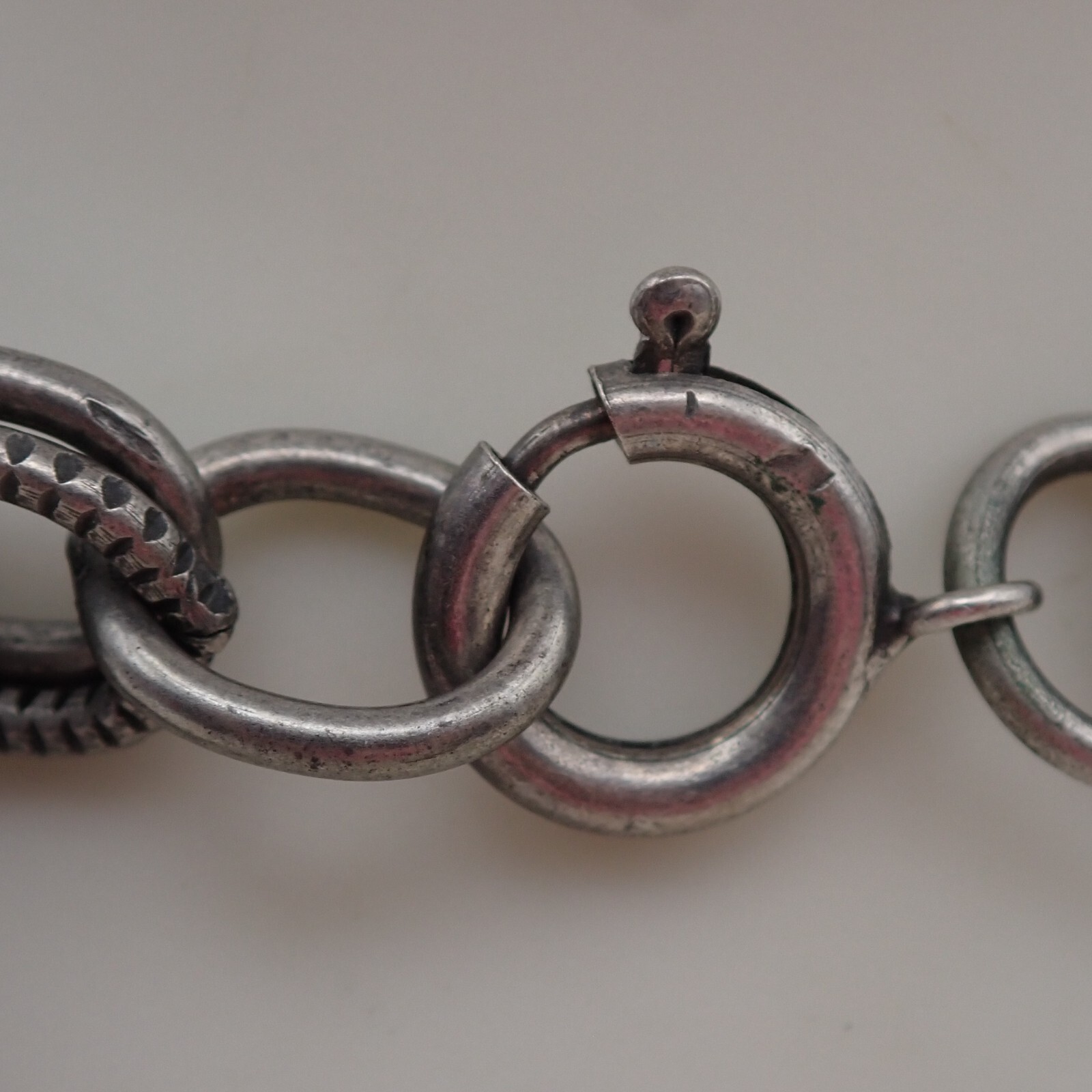 Vtg Buddha Tropicana 16 Charm Beaded Oriental Theme 7″ Silver Tone Bracelet