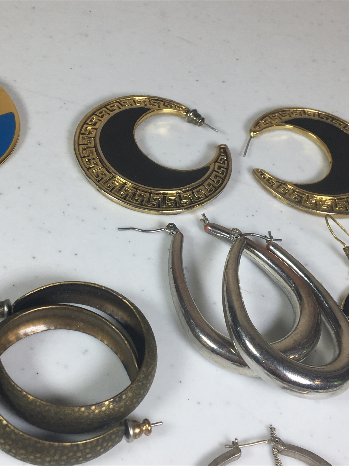 Lot of 11 Pairs Assorted Earrings Hop Metallic Different Styles, Shapes Colors