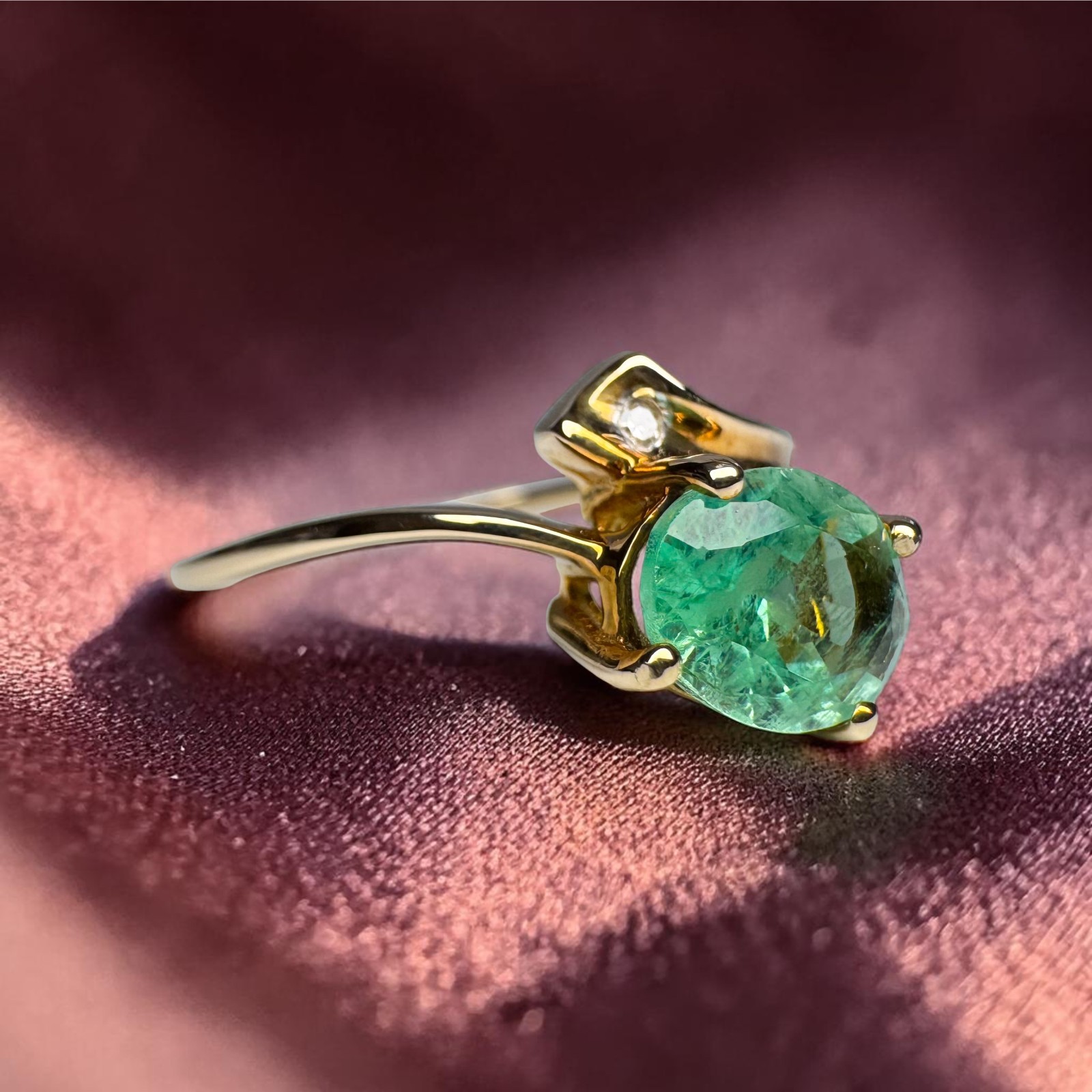 10K Gold Natural Colombian Emerald & Diamond Ring -Size 8 -1ct Bypass Ring 2.2g