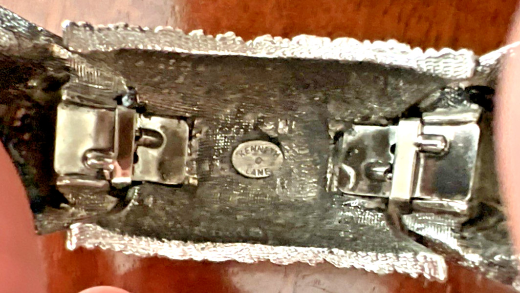 VINTAGE KENNETH JAY LANE KJL SILVER TONE ESTRUSCAN HINGED CUFF BRACELET