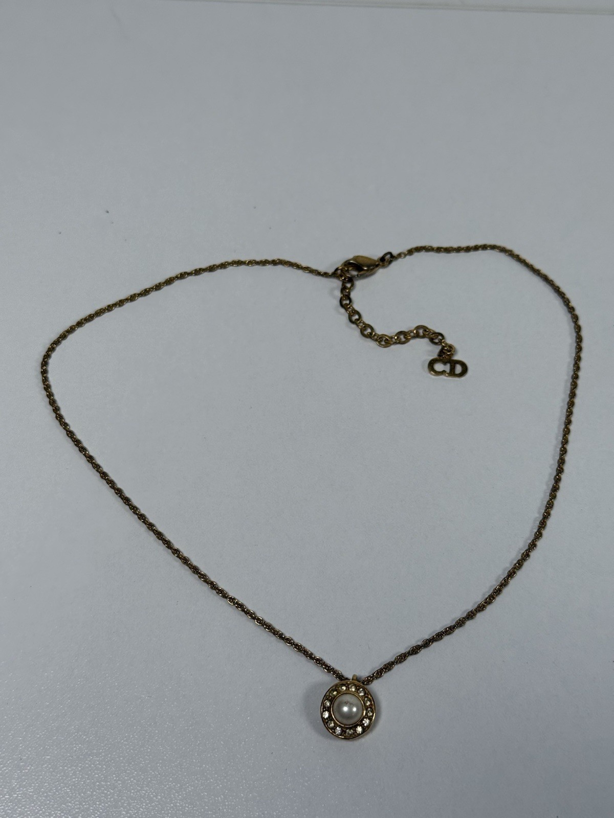 VTG Christian Dior Gold Tone Faux Pearl Rhinestones Halo Pendant 15-17” Necklace