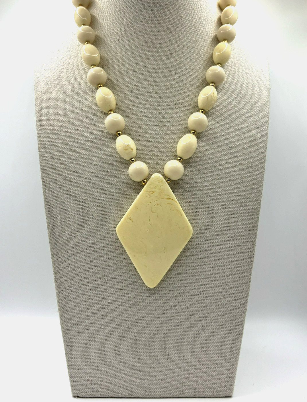 Vintage Ivory Marbled Cream And Gold Beaded Diamond Shaped Slab Pendant Necklace