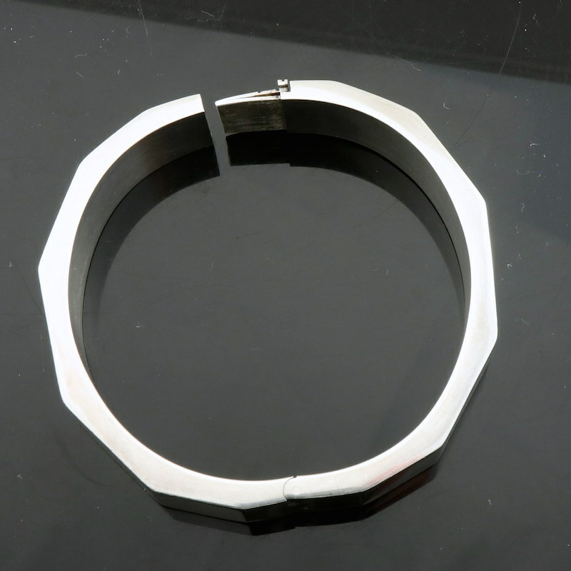 MOLTKE Jewelry – Denmark. Hindged Sterling Silver Bangle.