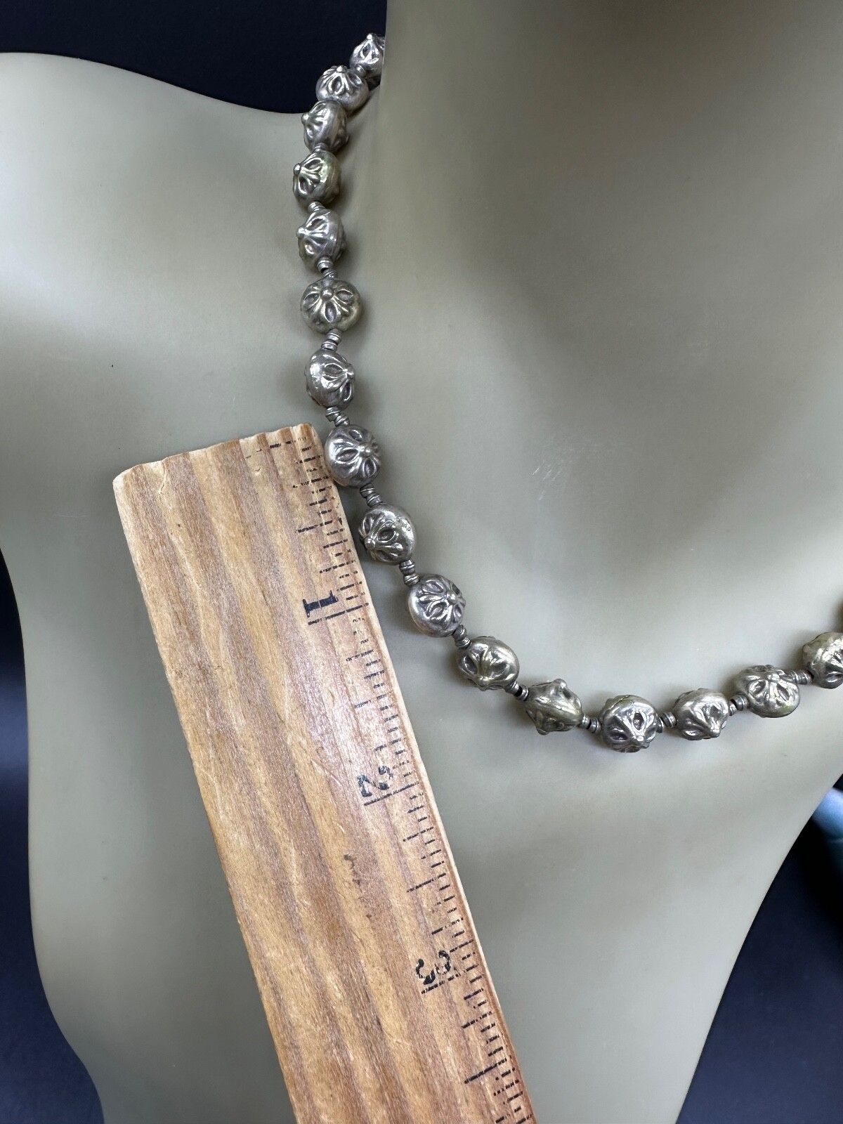 ESTATE SILVER METAL ROSETTE BEAD TRIBAL NECKLACE 16″