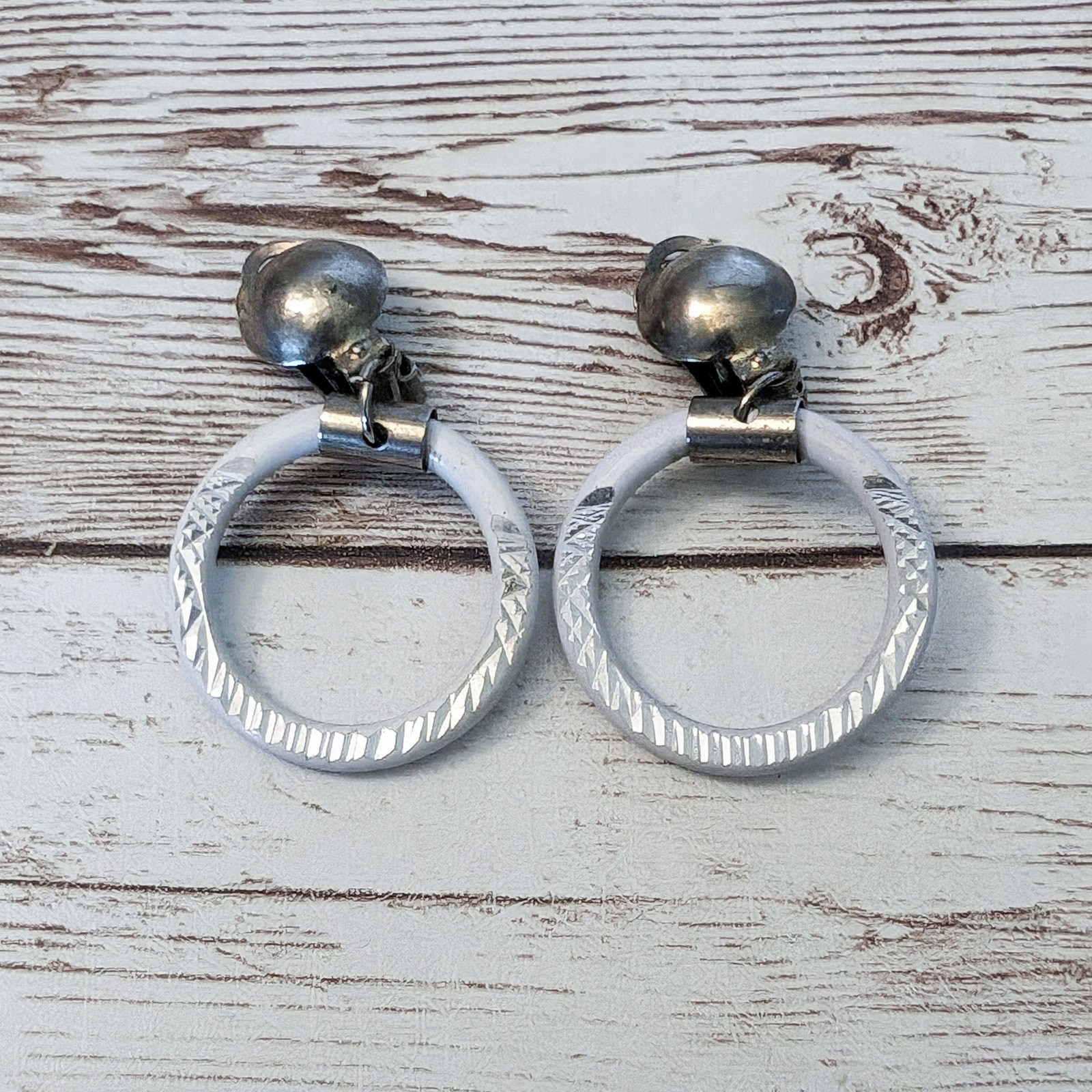 Vintage Clip On Earrings – Off White and Mirrored Silver Tone Dangle