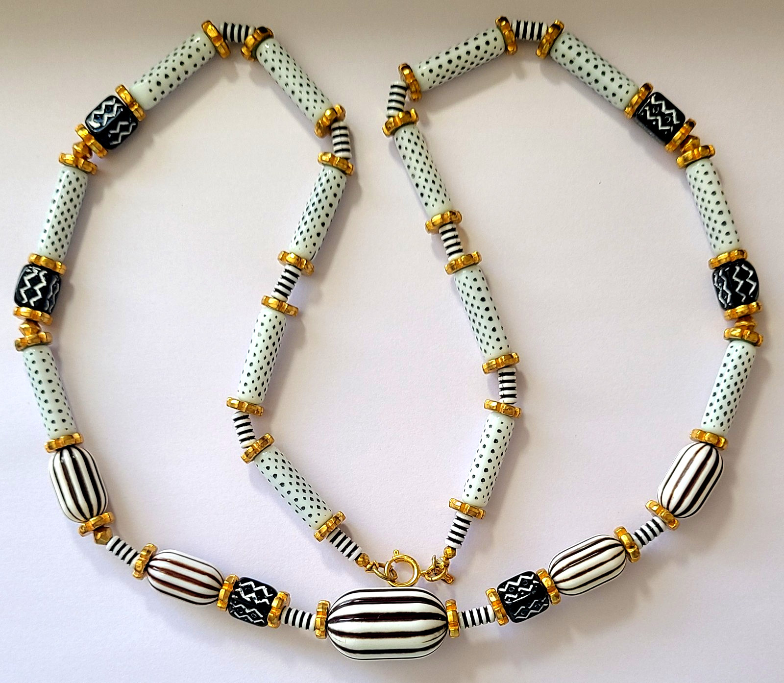 VINTAGE STUNNING MILK BLACK GLASS SIGNED MONET NECKLACE
