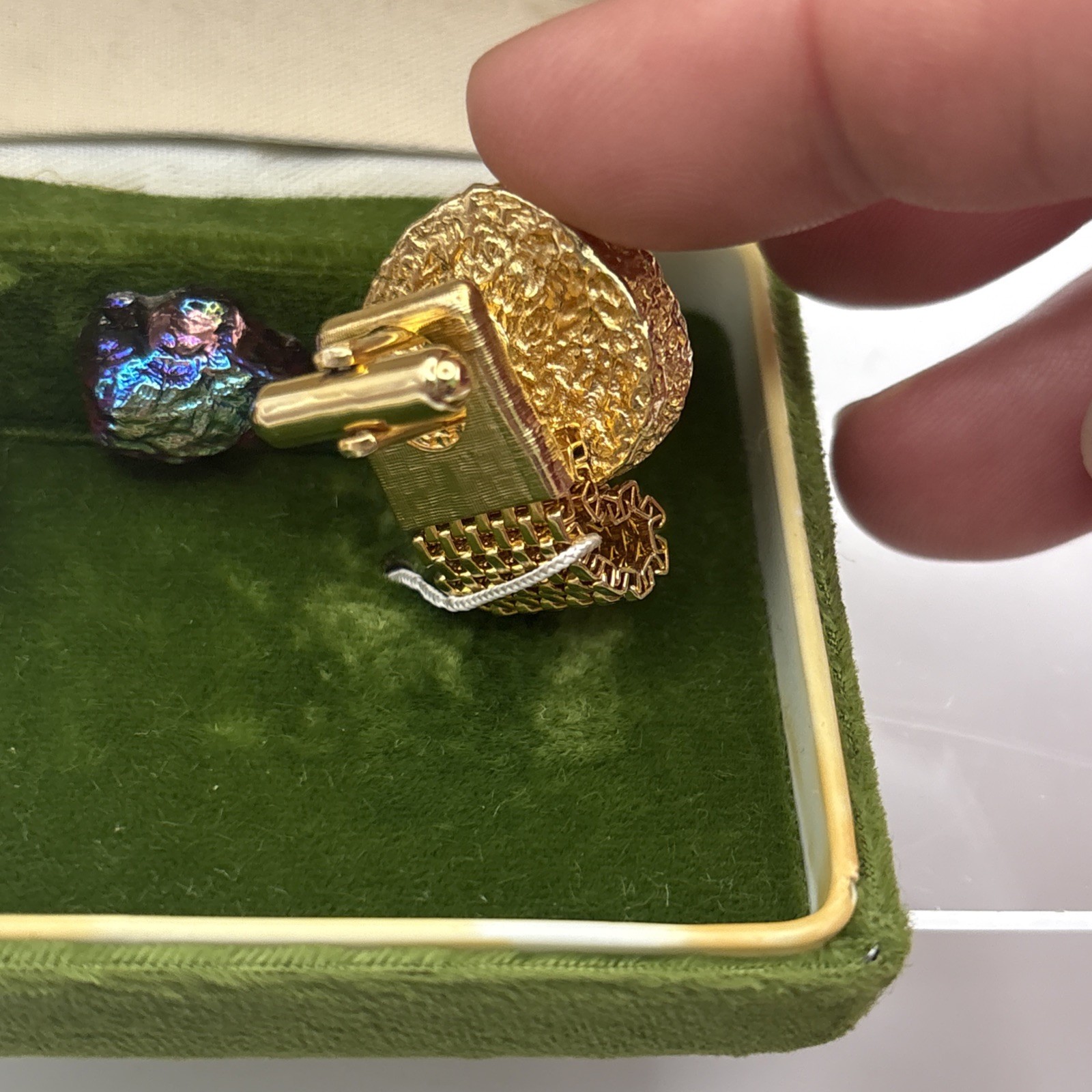 Vtg~Hadley~Goldtone Mesh Wrap Around Cufflinks & Tie Tack~Rainbow Lava~IOB