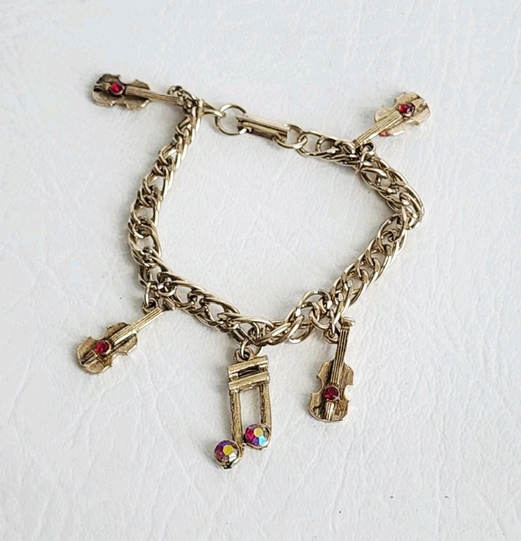 Vintage Musical Violin Instruments Charm Bracelet Gold Tone Rhinestone Notes 7″