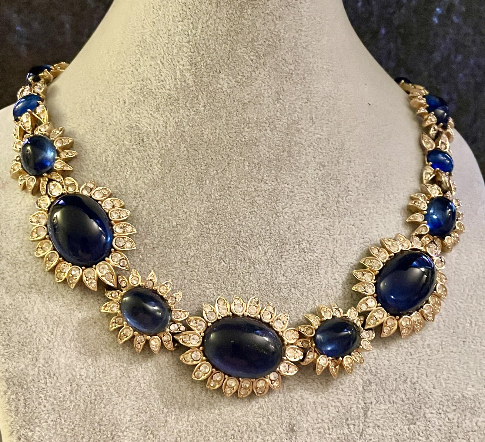 Vintage CINER Gripoix Glass Cabochon Rhinestone Gold Tone Necklace Earrings Set