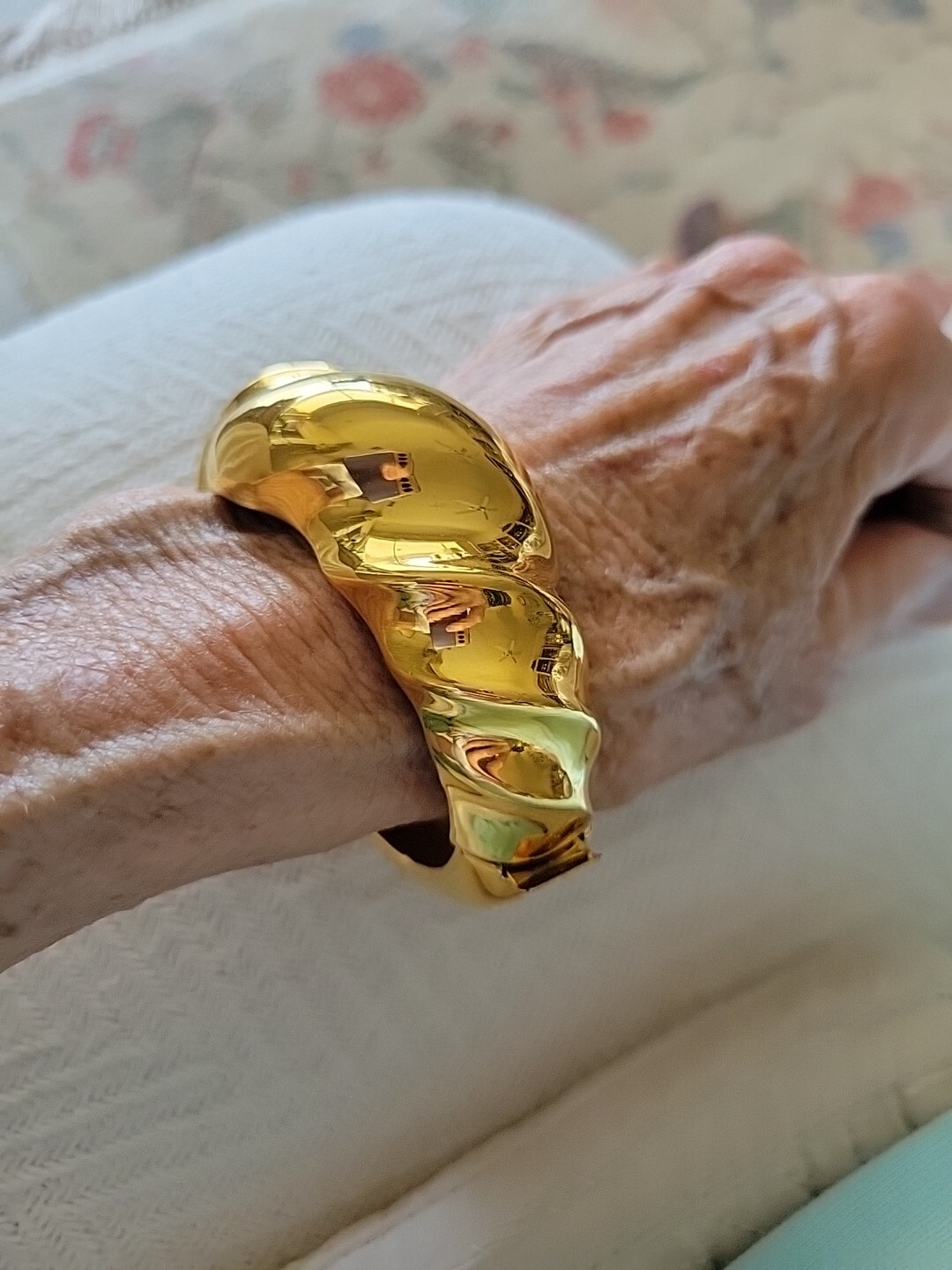 Vintage AS Hallmark Gold Plate Mixed Alloys Hinged High Polished Modern Bangle