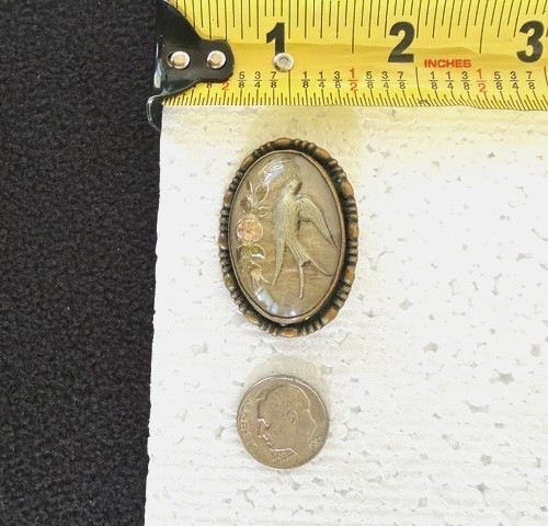 EXQUISITE ANTIQUE LOVE & MOURNING DOMED BUBBLE GLASS VICTORIAN ERA BROOCH