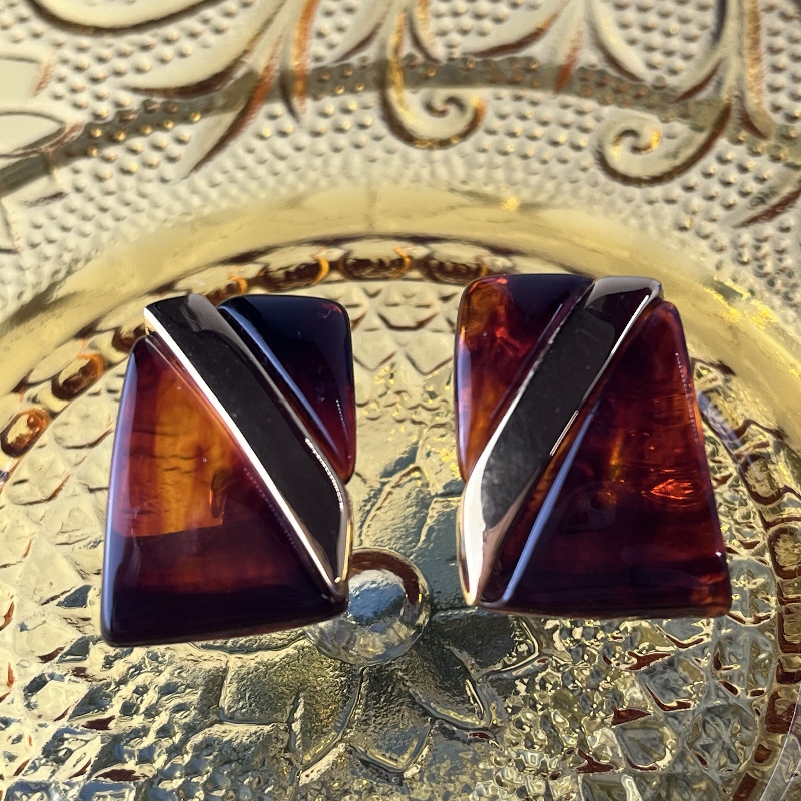 Vtg Napier Lucite Tension With Gold Tone Screw Back Earrings – 1950s – 1” Long