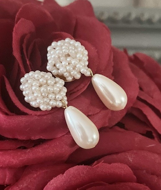 Vintage Beaded Ivory Peary Knot Teardrop Gold tone Earrings