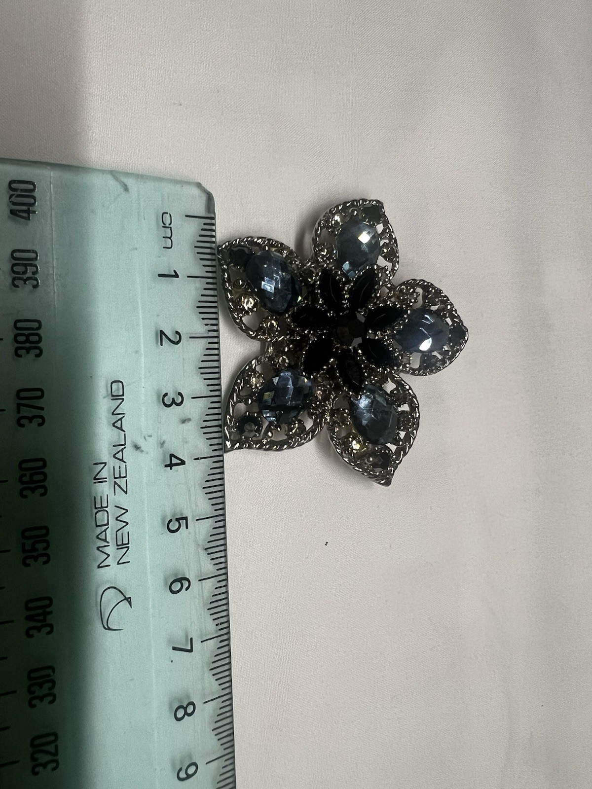 Blue Crystal Flower Brooch Pendant Silver Tone Rhinestone Vintage Style