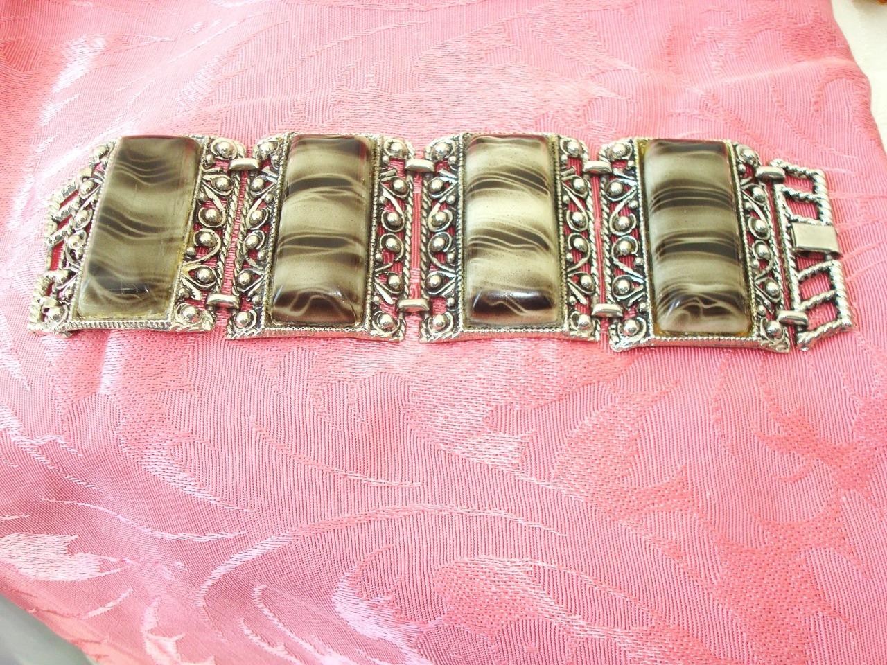 Wide Bracelet With Silver Tone and Marbled Black Cream Plastic Links KJ