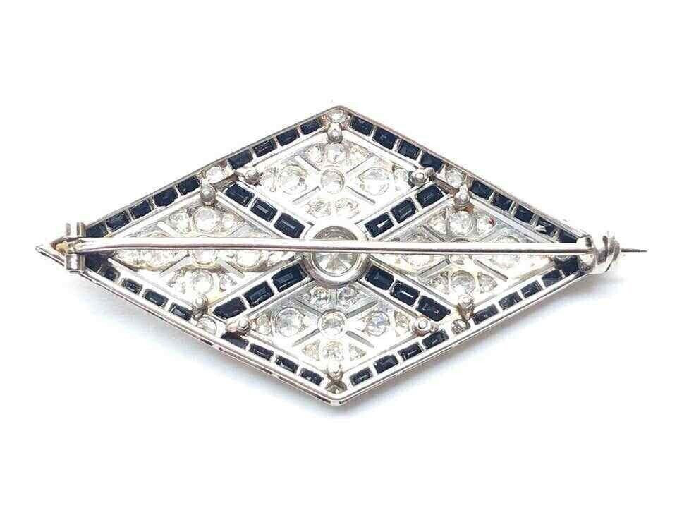 Classic One Of A Kind Lozenge Shape Vintage Style Bright Polish Silver Brooch