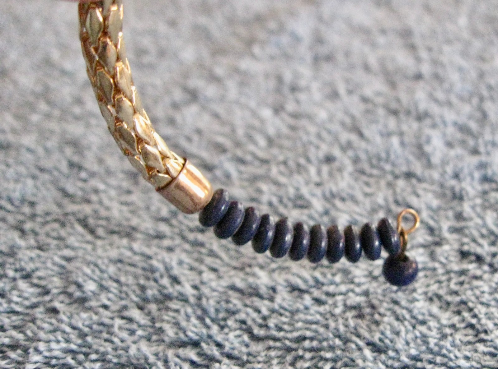 Expandable Spring – Memory Wire. Bangle Bracelet. 3 Rows; Gold Tone Navy Green