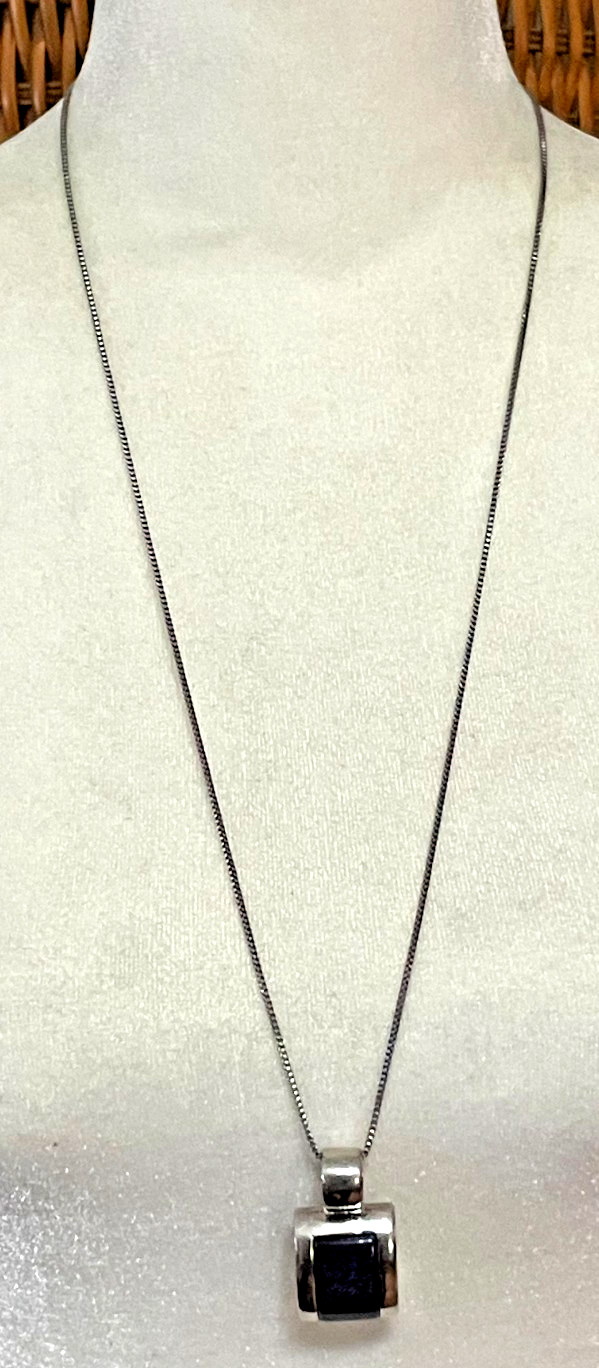 Vintage Silver Tone Lia Sophia sodalite stone pendant Necklace