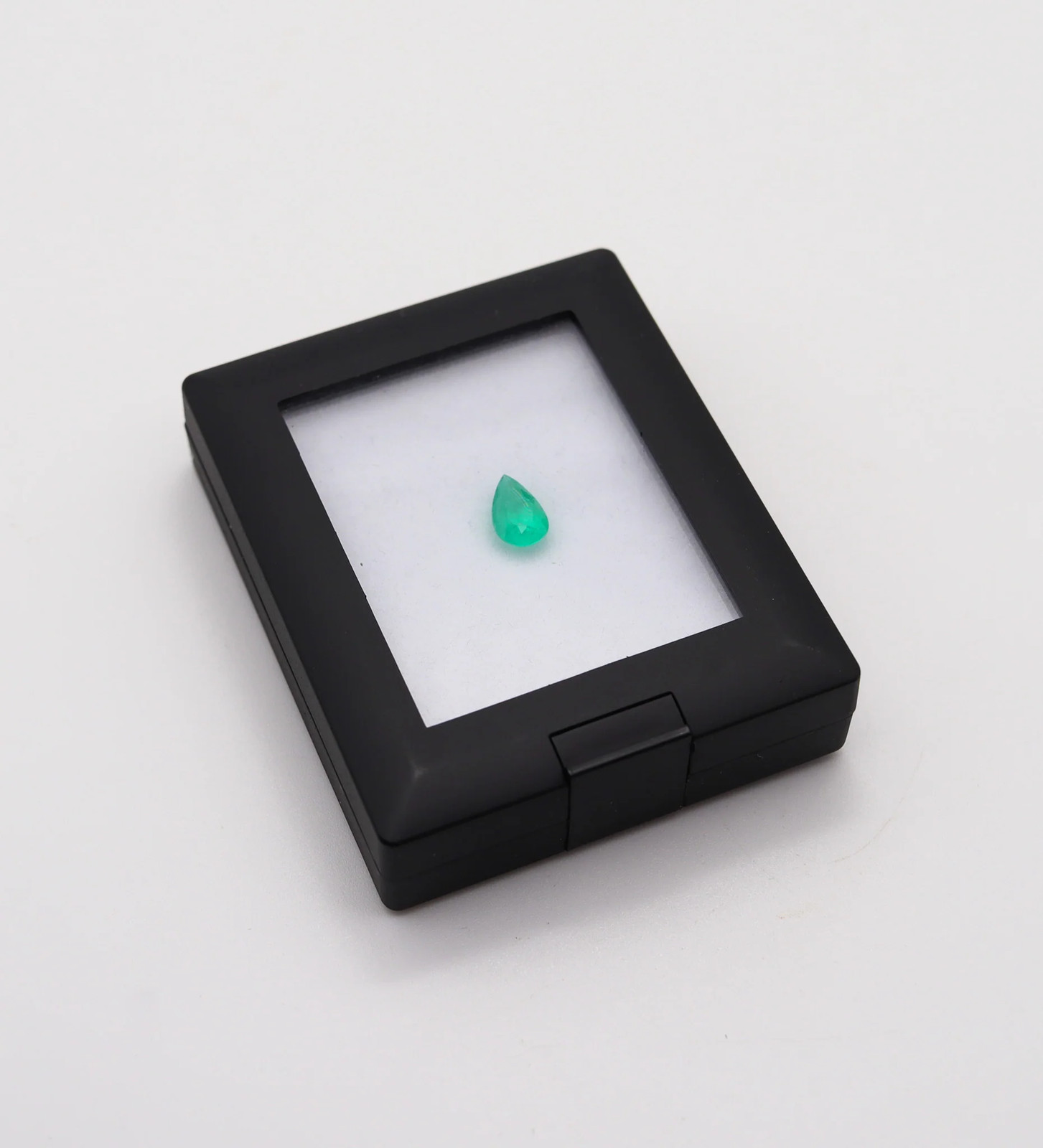 CERTIFIED Emerald Pear Shaped Vivid Green 1.91 Carats AGL-1127036