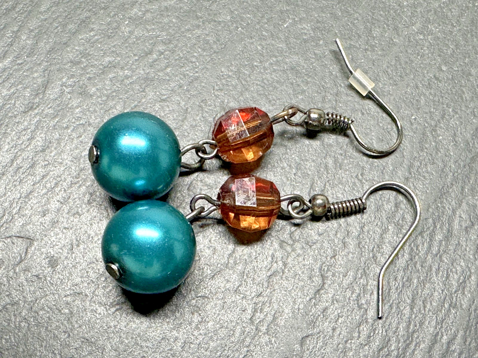 4 PAIR VINTAGE EARRINGS FOR PIERCED EARS IN GREENS, BROWNS N186