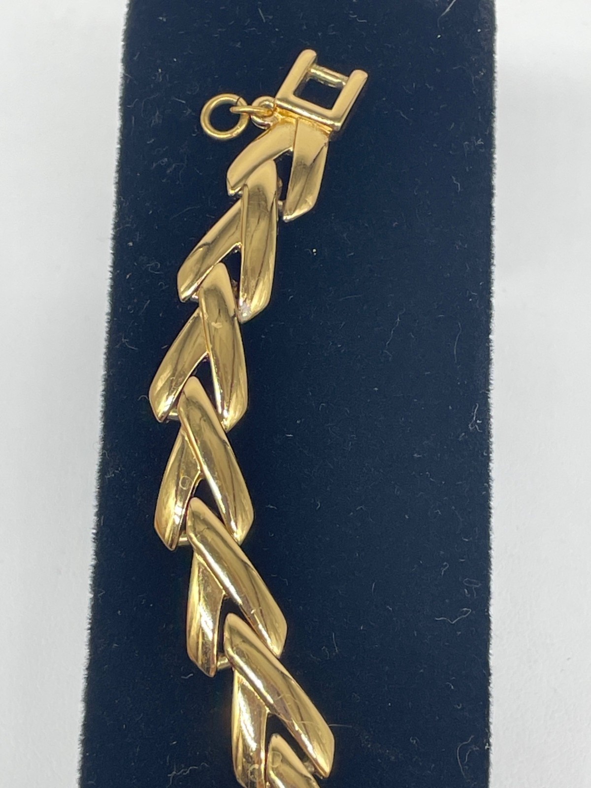 Vintage Monet Gold-Tone Chevron Link Bracelet Fold-Over Clasp Safety Chain EUC